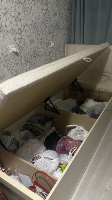 Диван сотилад! Йанги хали
