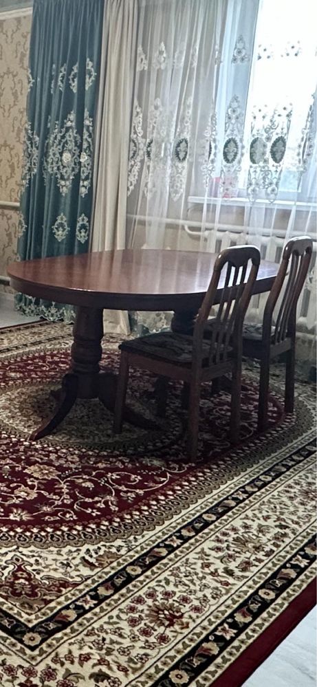 Стол для гостиной