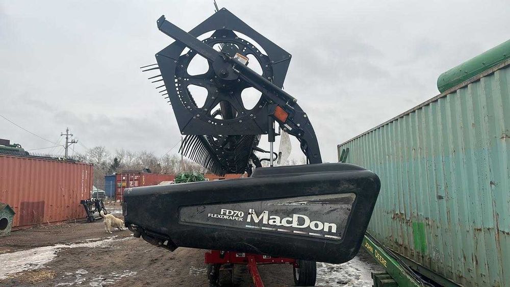 Продам жатку зерновую MacDon FD70