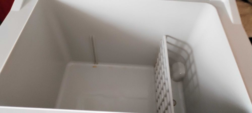 Vând lada frigorifică auto