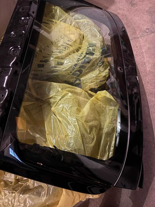 Ауди А4 В9 комби задно стъкло