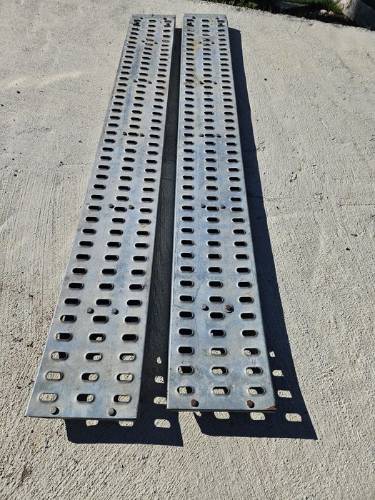 Vand rampe lungi  auto pentru remorca,platforma 2,50m x 0,30m