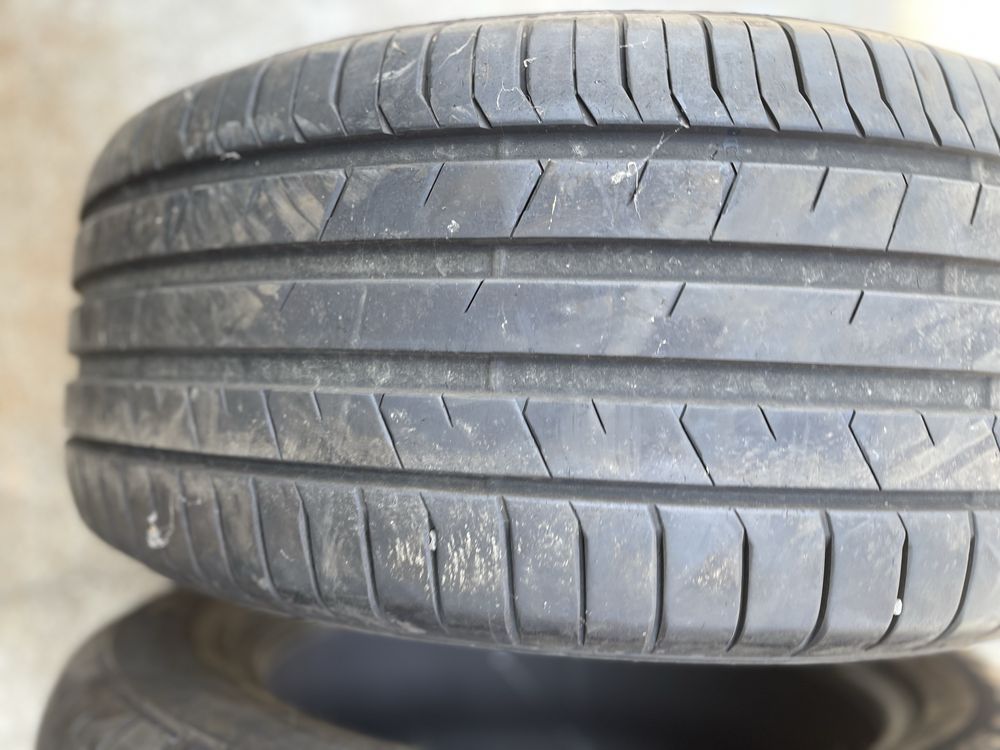 Vând 2 anvelope vara 275/55/19 Toyo