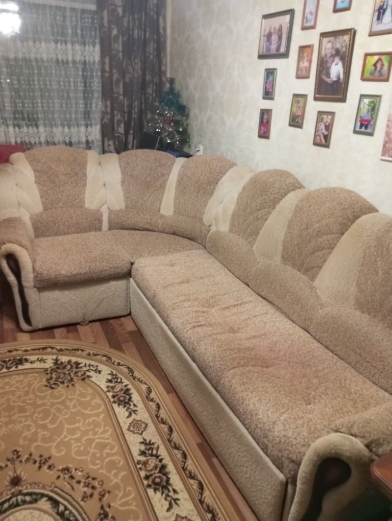 Угловой диван б/у