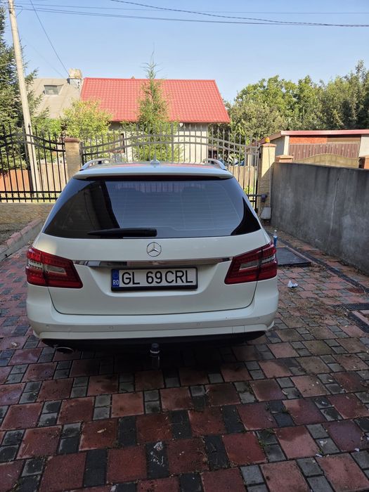 Vând Mercedes E class Break, Diesel 2.2, 204 cai
