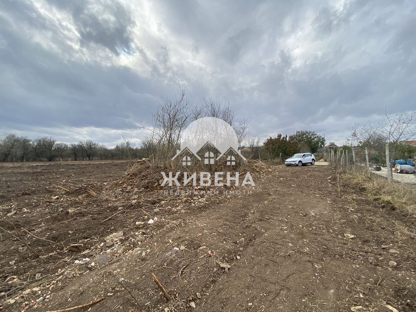 Продавам 2 парцела в регулация, обща площ 1713 кв.м, вода с партида,