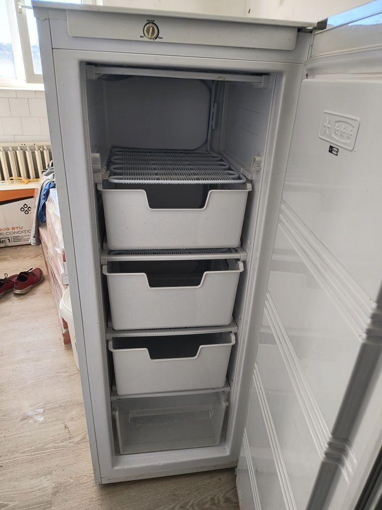 Vand congelator Heinner
