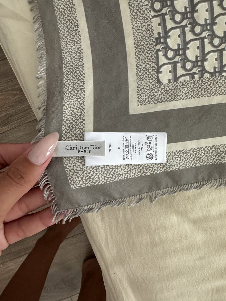 Оригинален шал Dior