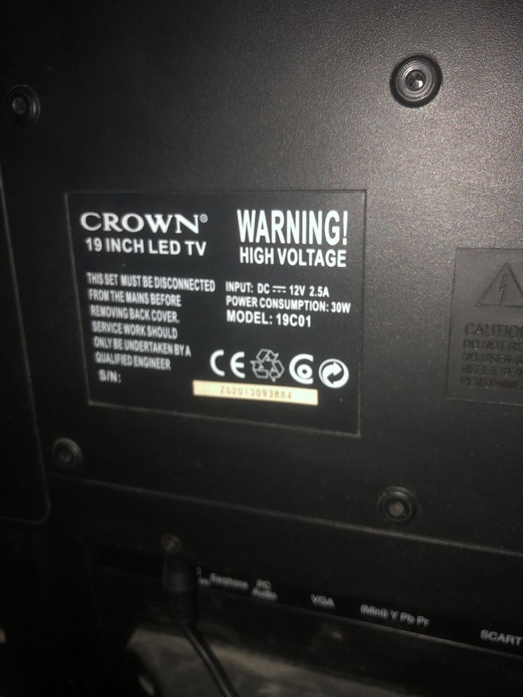 Телевизор KROWN 19 инча