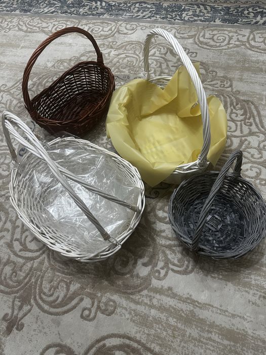 Срочно дешево отдам корзины