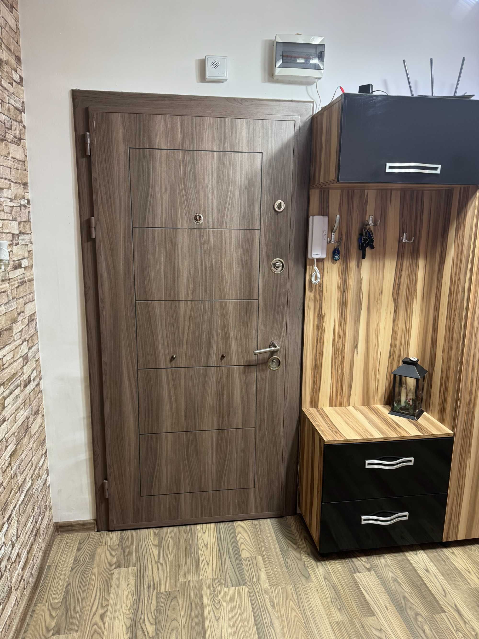 Продава се 4-стаен апартамент