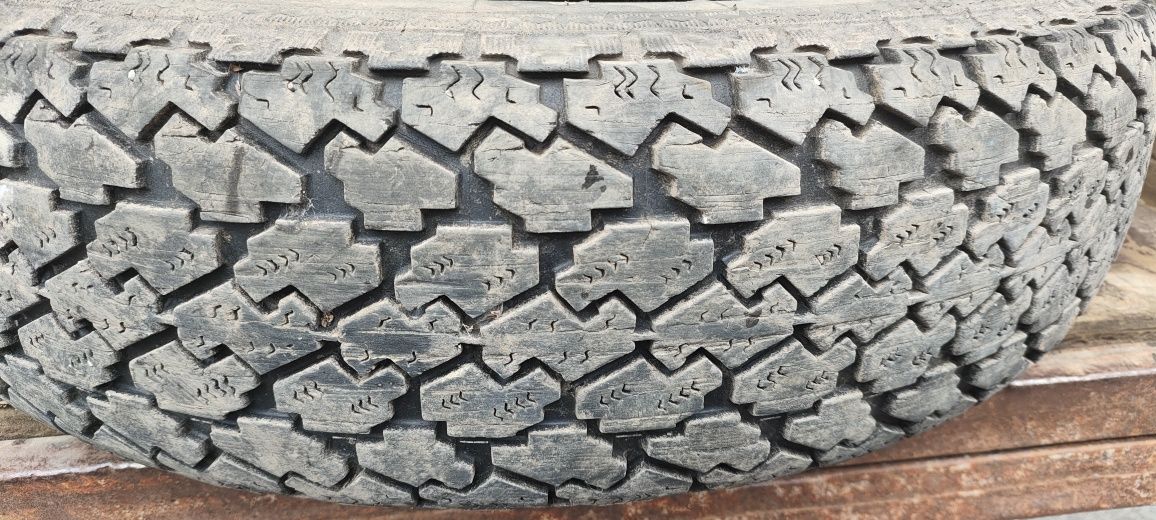 Продам 2 запаски на газель