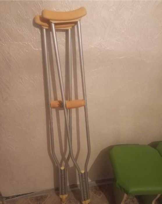 Продам костыли б/у