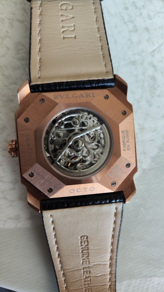 стильные мужские часы BVLGARI