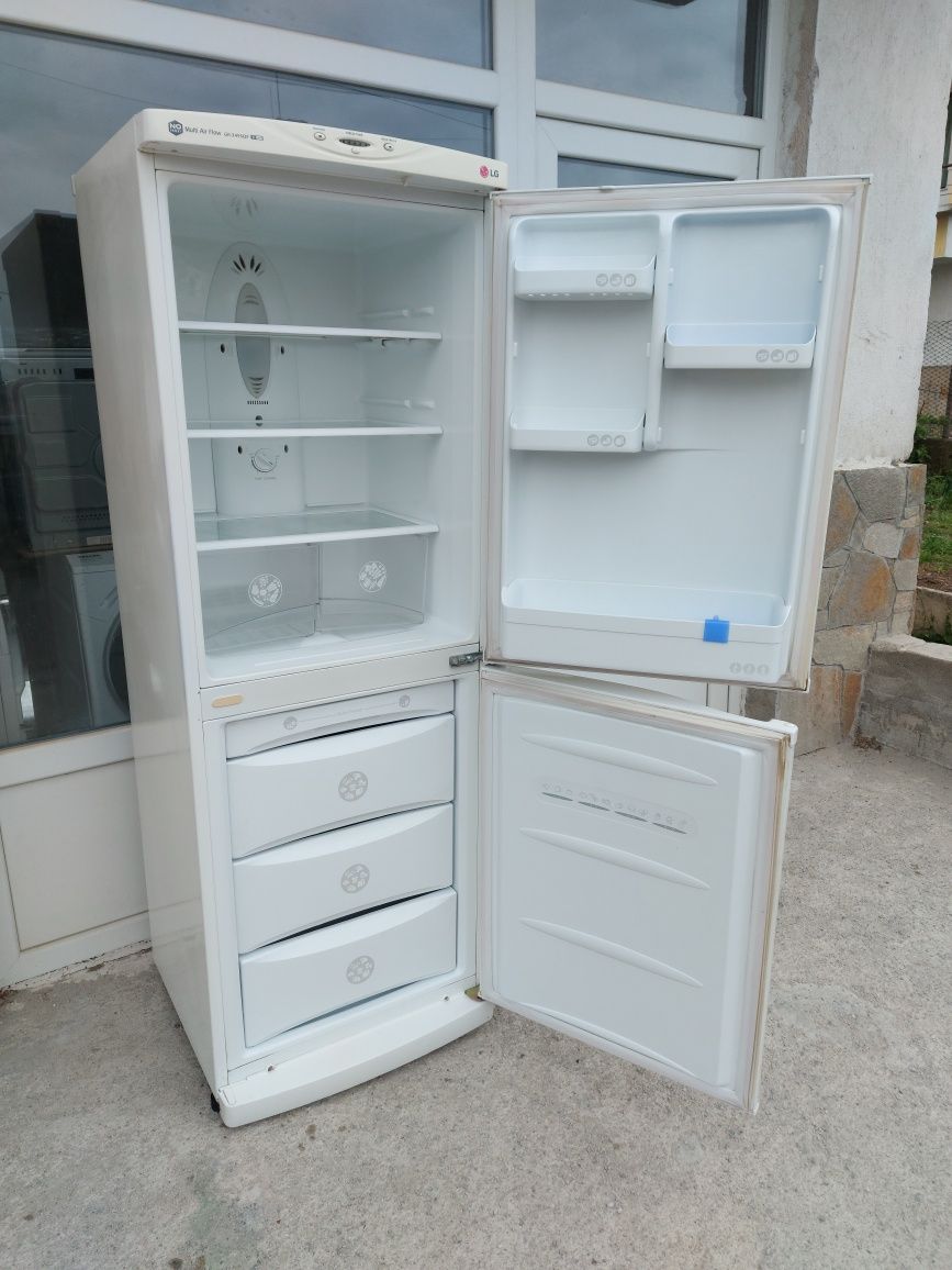 Хладилник с фризер LG
Цена:320лв
Клас: А+
NO FROST
Височина:172см
Шири