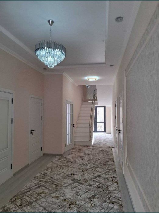 Urganch shaxar NBU bank yonida uy sotiladi