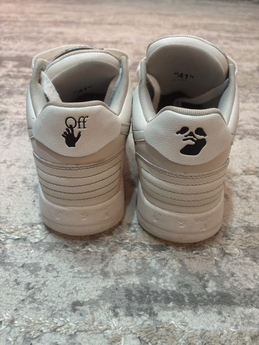 Vand off white out of office