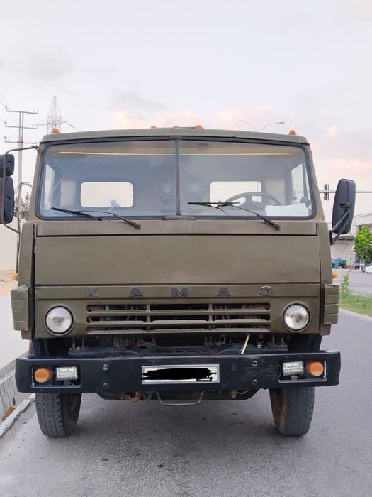 Сотилвоти Камаз контейнеровоз срочно