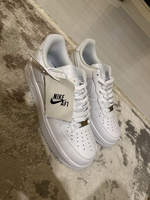 Nike air Force 1 Triple White