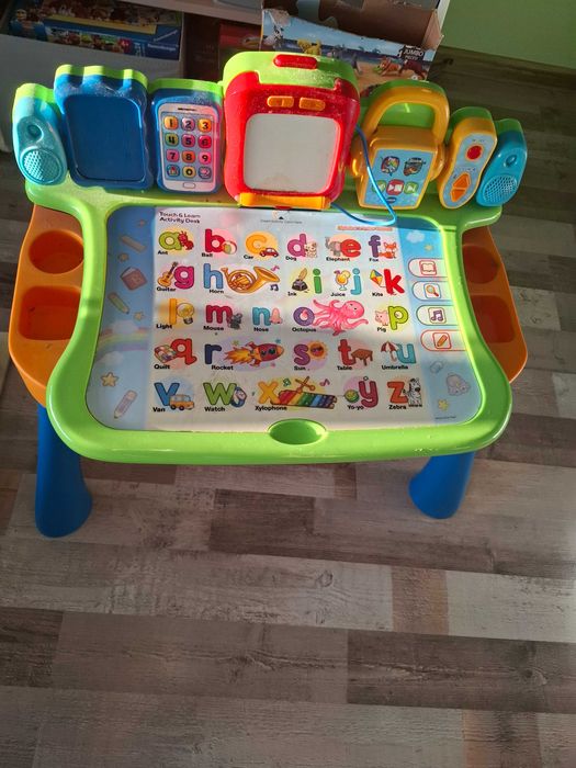 Интерактивна маса на английски