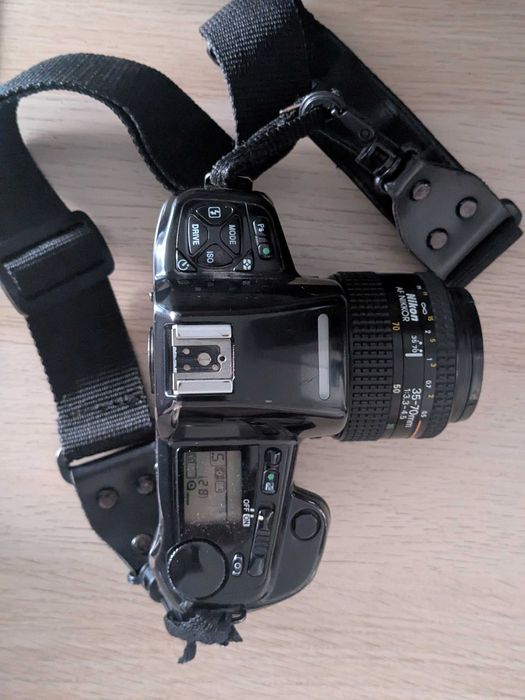 Лентов фотоапарат Nikon F90x