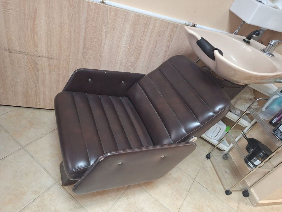 Мивка с фризьорски стол