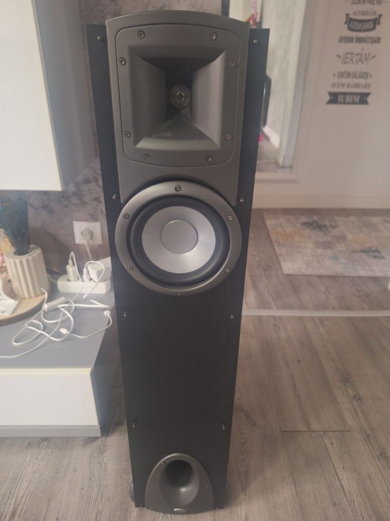 Vand statie+boxe+subwoofer