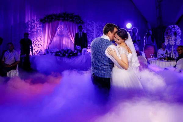 Махаббат вальсі - тяжелый дым 2 апарат мощный.Пузыри и холодный фонтан