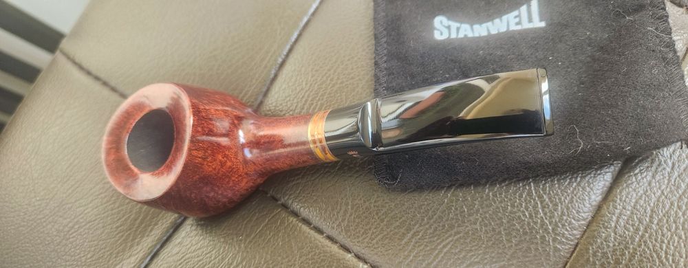 Stanwell Rondo 11 made in Denmark. Pipă.