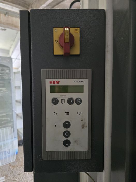 Преса за балиране на хартия, картон, пластмасово фолио HSM V - PRESS 1