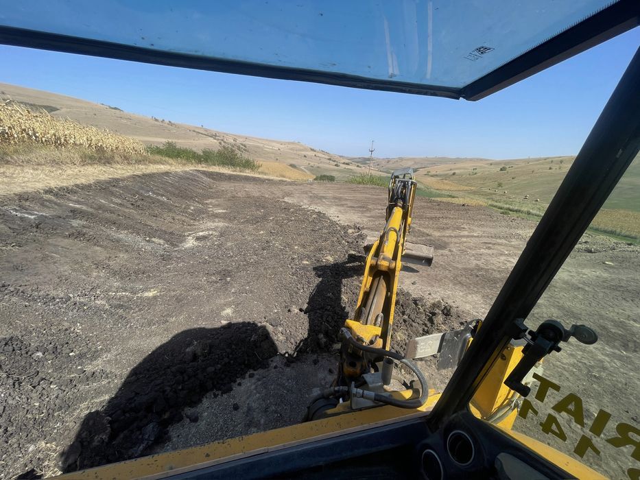 Inchiriez buldoexcavator , cu picon ,experienta ,bascula 3,5 t