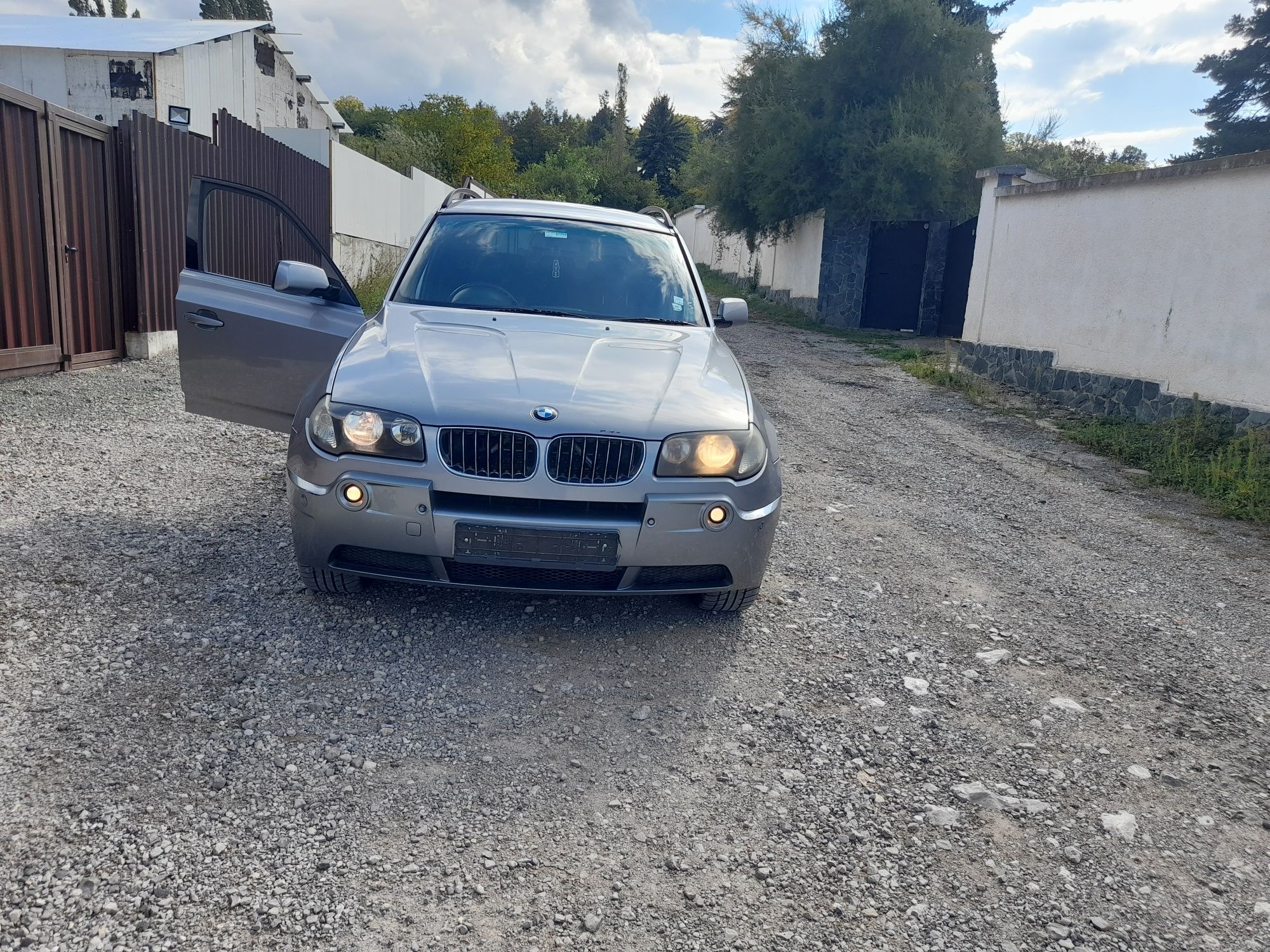 BMW X3 2.5i 192 коня