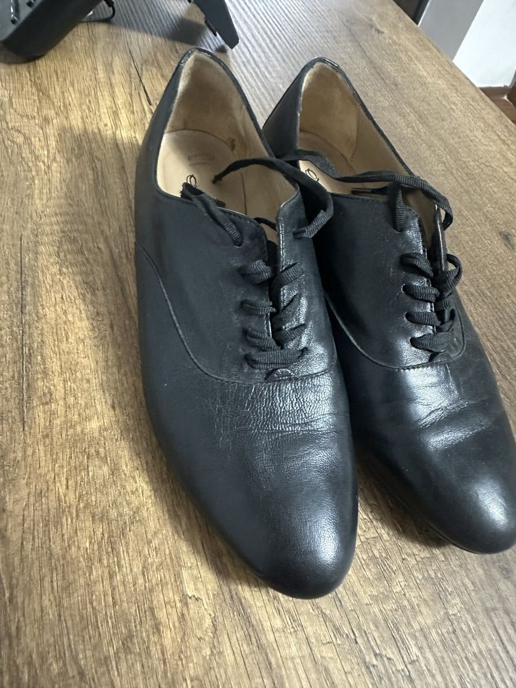 Продам обувь кожаные италия размер 38 и 39