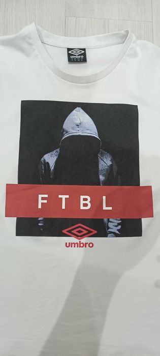 Чисто нова оригинална тениска фланелка Umbro FTBL Fan размер XL Умбро