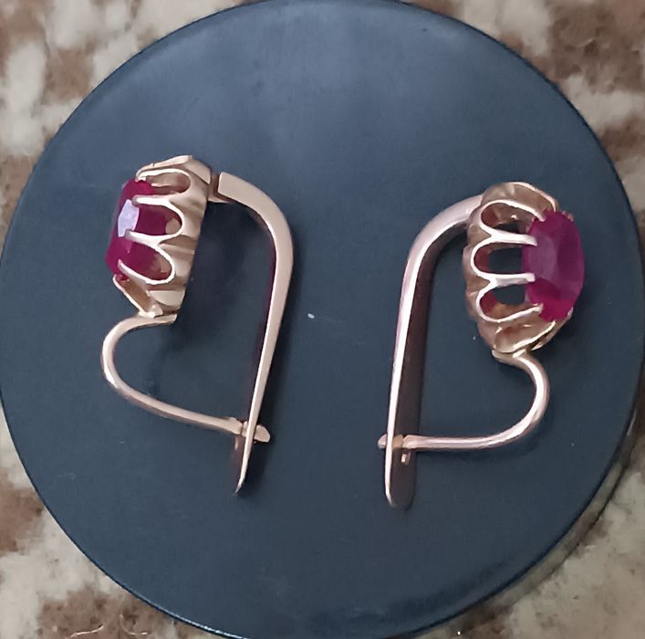 Тилла сирга сотилади