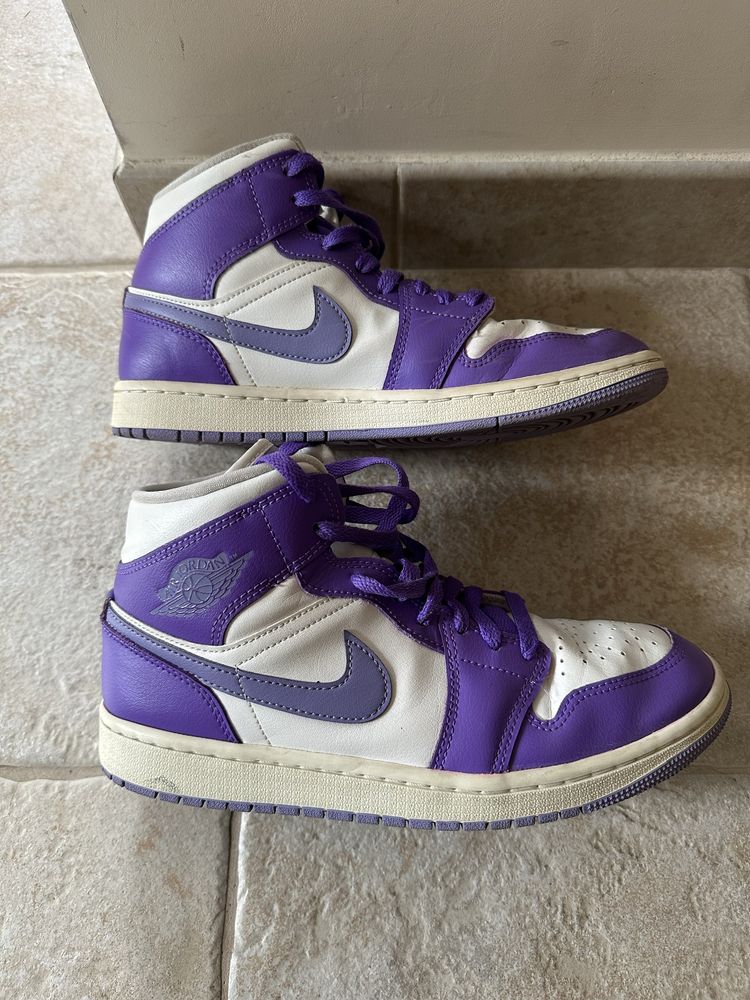 Оригинални маратонки NIKE AIR JORDAN 1