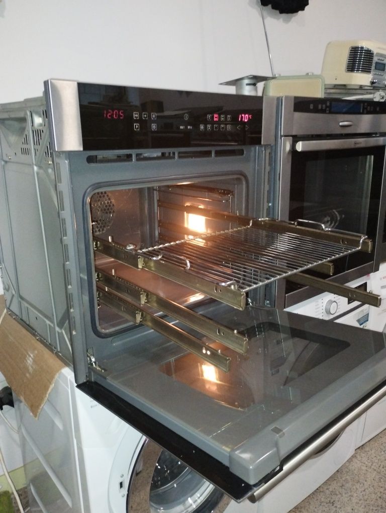 Фурна Siemens Black edition