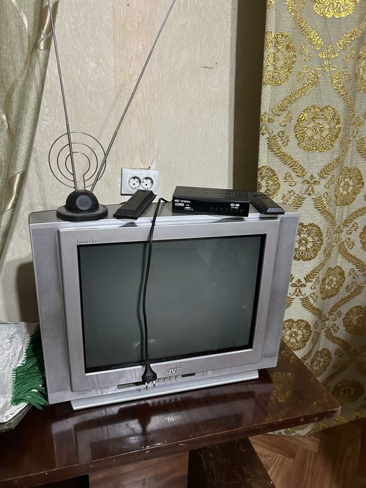 Продам телевизор