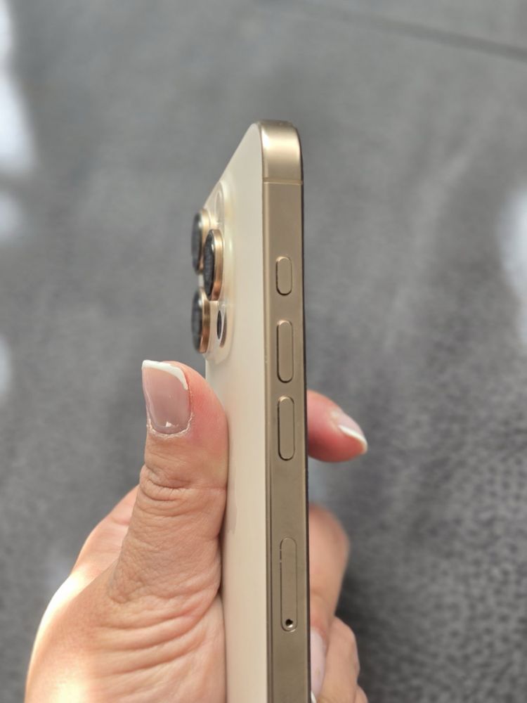 Продавам iPhone 16 Pro 128GB Gold – Гаранционен, Отлично Състояние