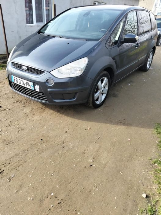 Vând Ford Galaxy s max