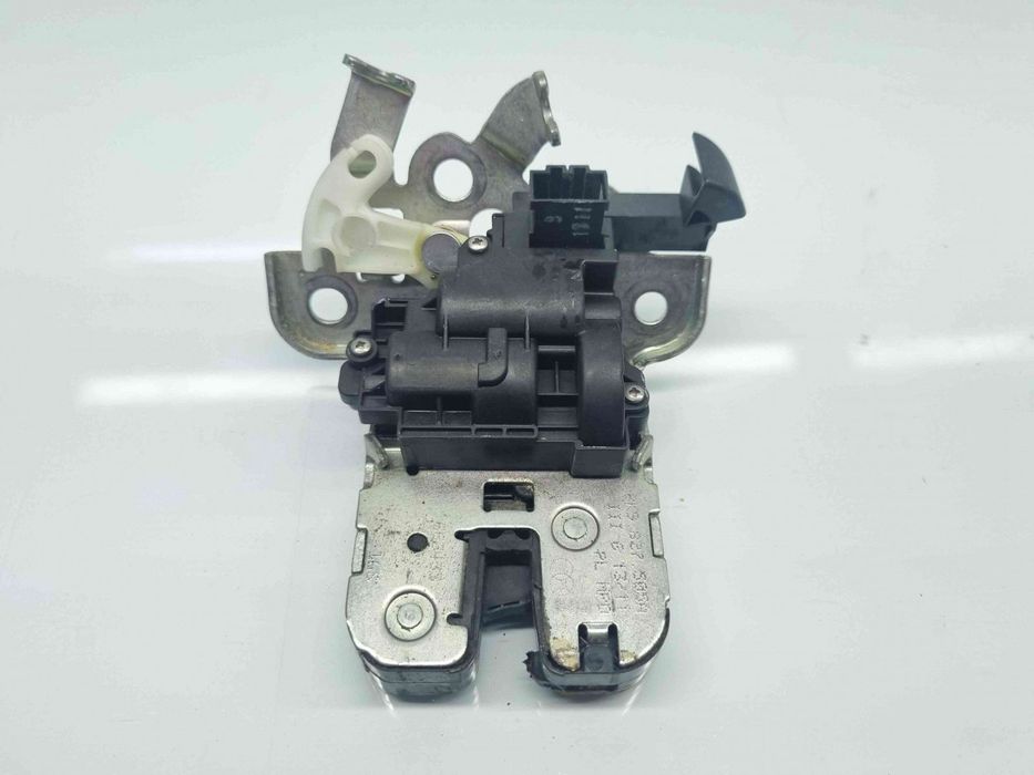 Broasca haion Audi A3 Sportback (8PA) [Fabr 2004-2013] 8K9827505A