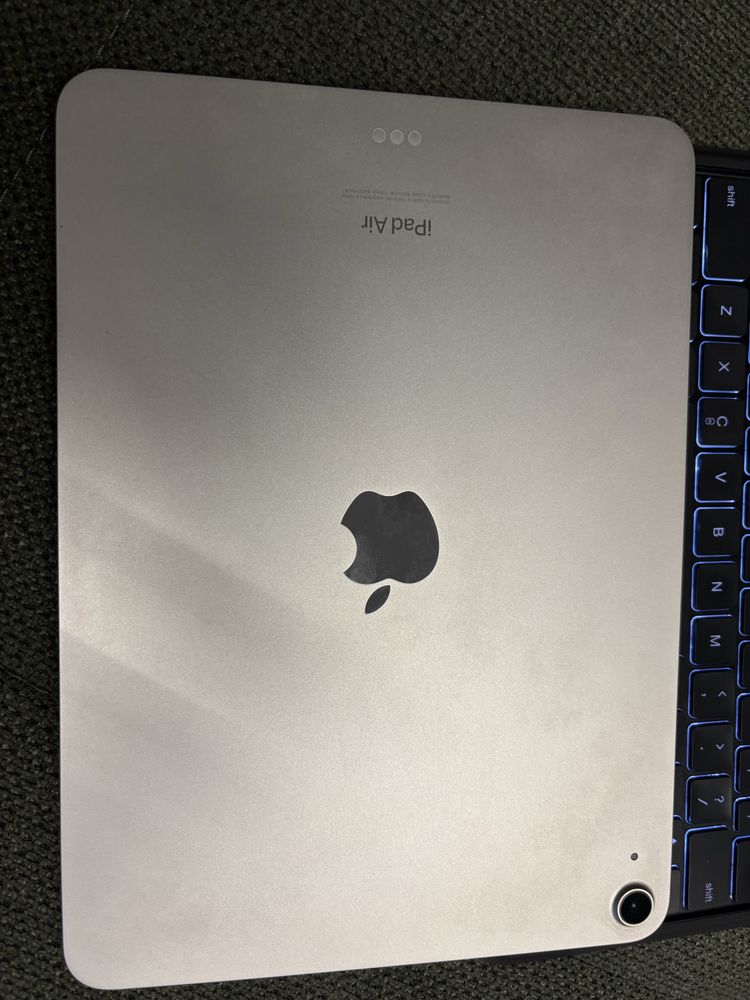 iPad Air 5 (2022) M1 10.9" 64 GB WiFi