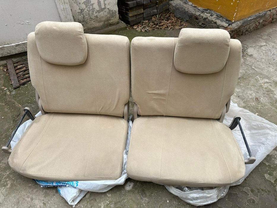 Третий ряд сидений Prada120