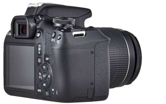 Продавам Фотоапарат DSLR Canon EOS 2000D