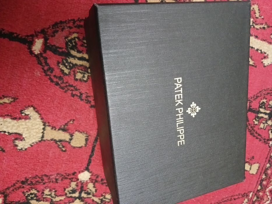 Часы сотилади  PATEK PHILIPPE