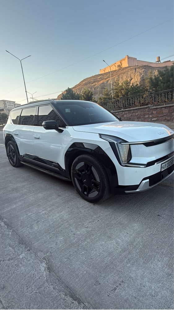 Kia ev 9 ful pazidsa sotiladi