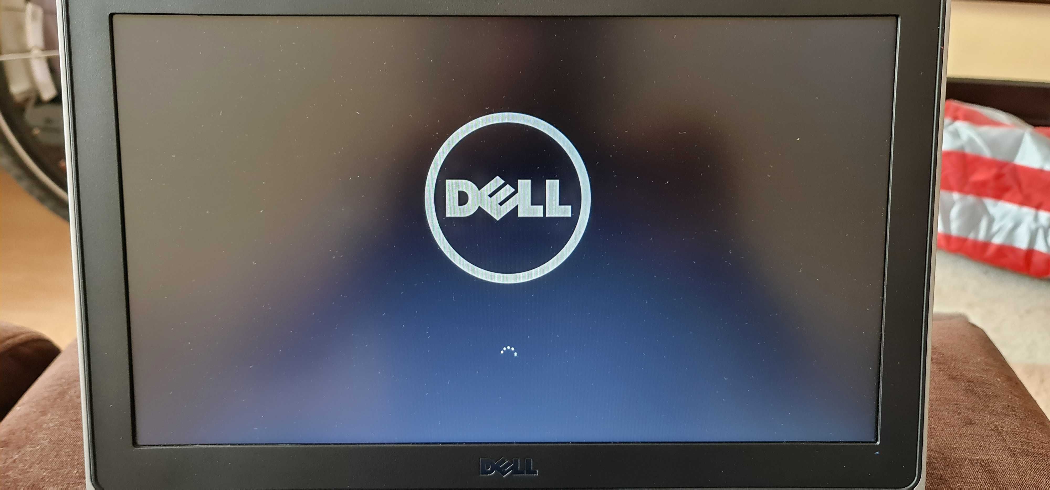 Vand Laptop Dell Latitude E6430 -  i5 2.8 GHZ - 8GB RAM - SSD 256 GB