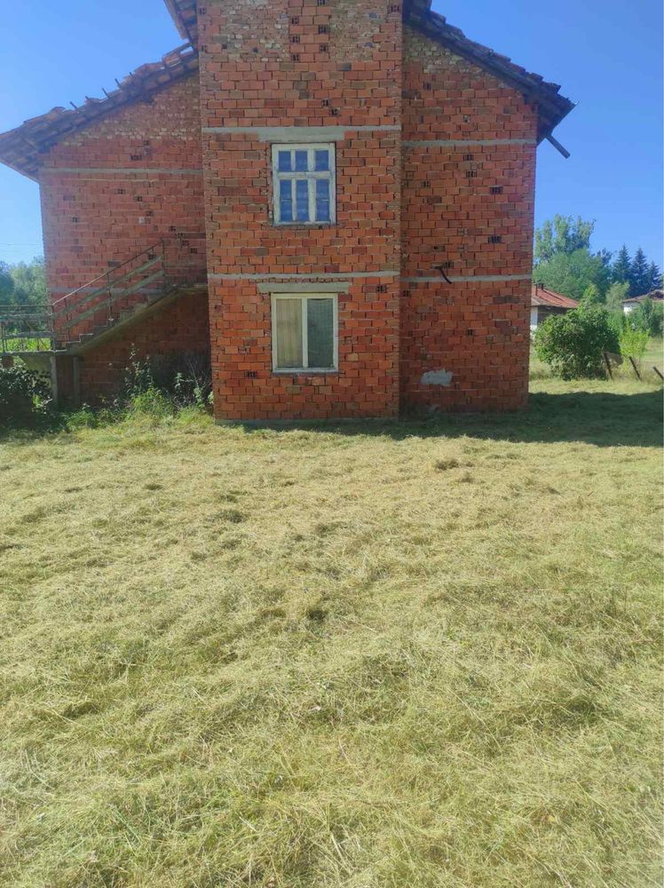 Къща в с. Преколница, област Кюстендил, на 100км от София