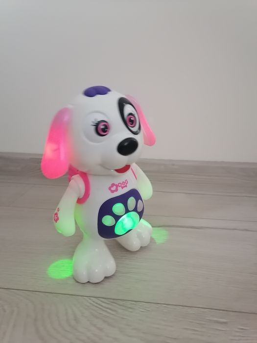 Танцуващо куче - пее, свети и танцува