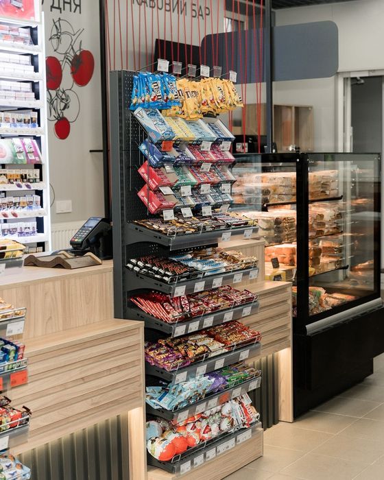 Стеллажи для магазинов цехов и офисов (торговое оборудование)